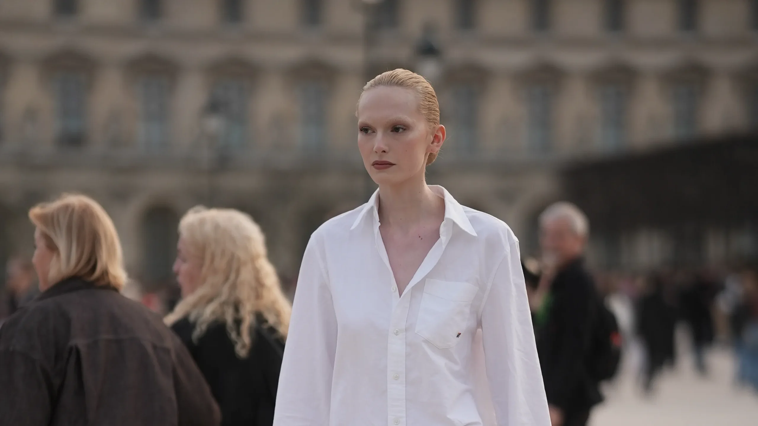 At Paris Fashion Week, Model-Off-Duty Style Shows Signs of Spring